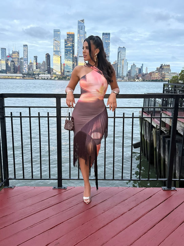 Louisa wears the Veda Midi Dress in size S