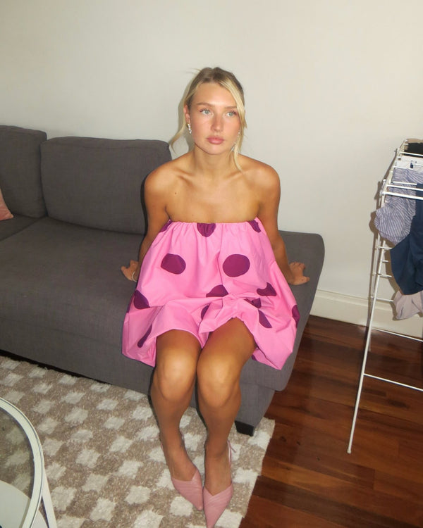 Scarlett wears the Gaia in Candy Spot
