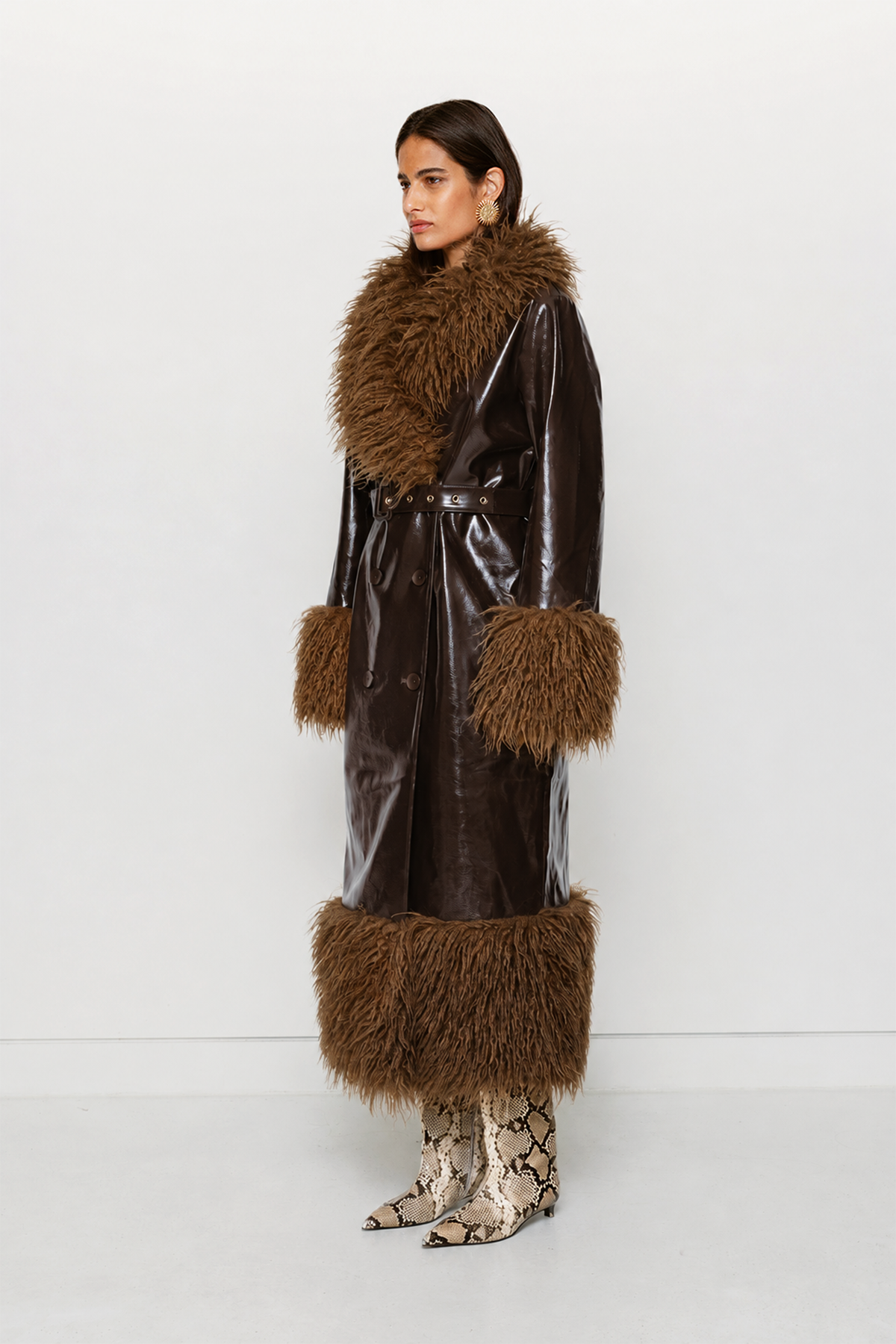 The Wolf Gang - Abrigo Coat in Chocolate