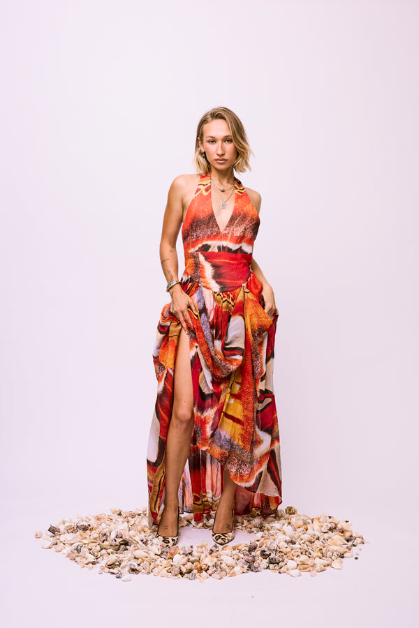 Ellie wears the Rumi Maxi Dress in S 