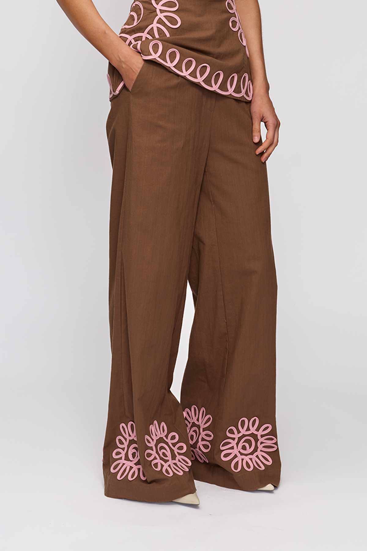 Estela Pant - Chocolate