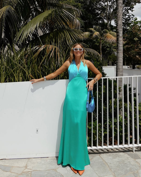 Eloise wears the Oahu in S