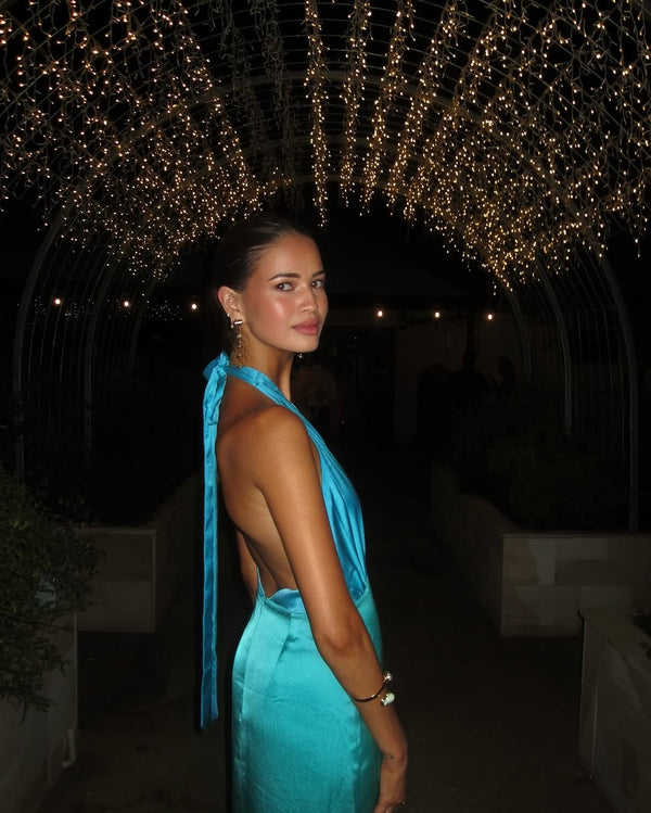 Gemma wears the Oahu in XS
