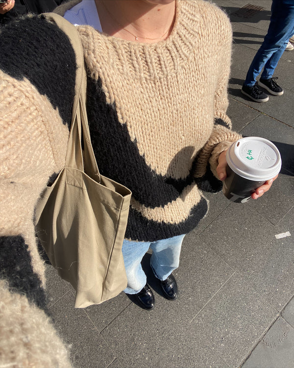 Katie Gleeson wears size XS/S