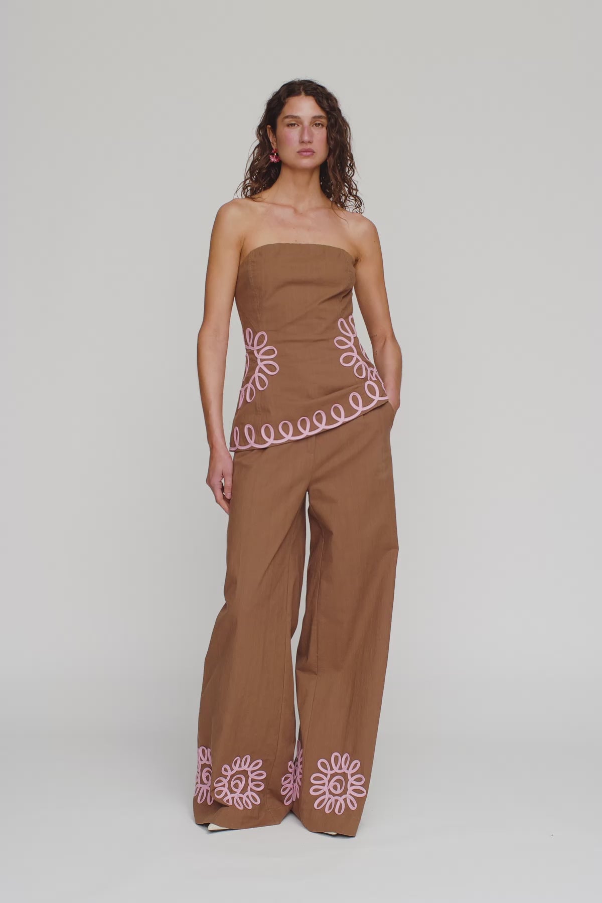Estela Pant - Chocolate